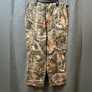 Camouflage Cargo Pants- Men’s Medium